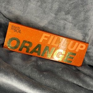 Fill Up Orange eyeshadow palette